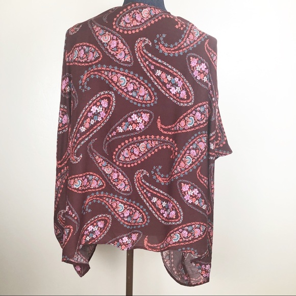 FOREVER 21 Contemporary Red Floral Paisley - Picture 2 of 5